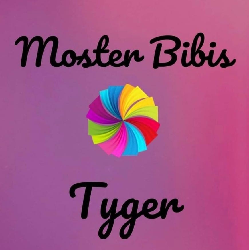 En färgglad spiral med texten 'Moster Bibis Tyger' ovanför på en ljus lila bakgrund.
